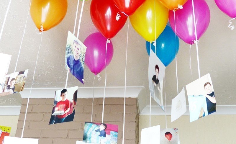 Floating photo balloons decoration